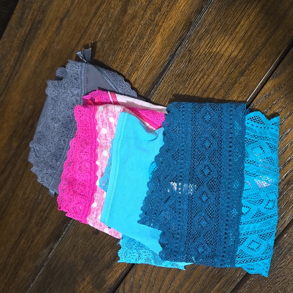 Victoria's Secret panties lot of 4